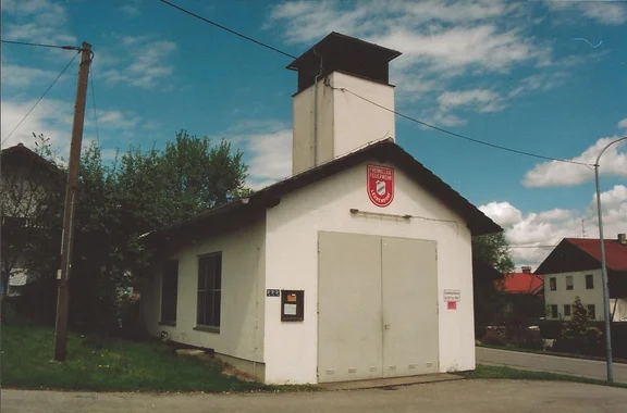 Feuerwehrhaus an der Bergstr..jpg