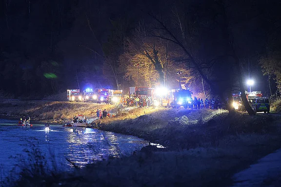PKW im Wasser Bild1 BRK-BGL.jpg
