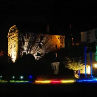 schloss_triebenbach_bei_nacht_beleuchtet.jpg