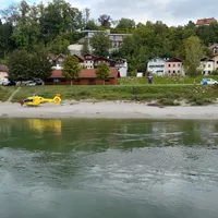 2026-09-22_Person in Salzach (3).jpg
